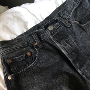 Levi’s x Aritiza 501 cropped jeans